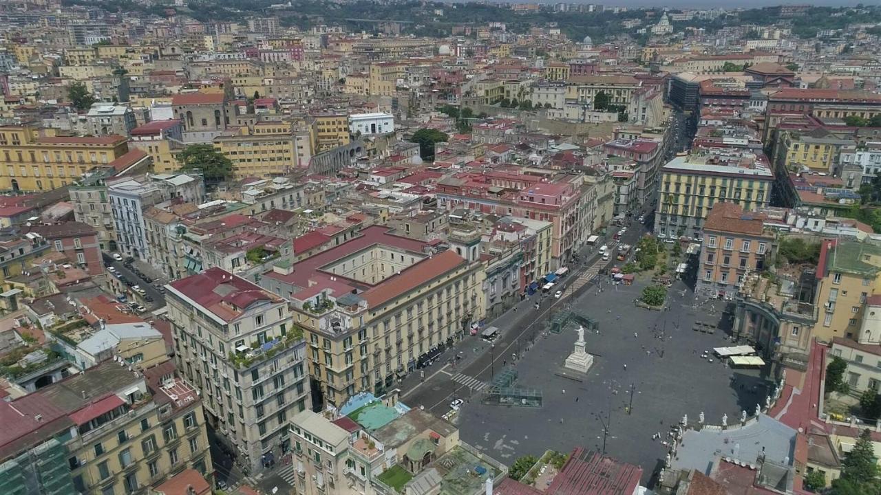 Royal Dante Acomodação com café da manhã Nápoles Exterior foto