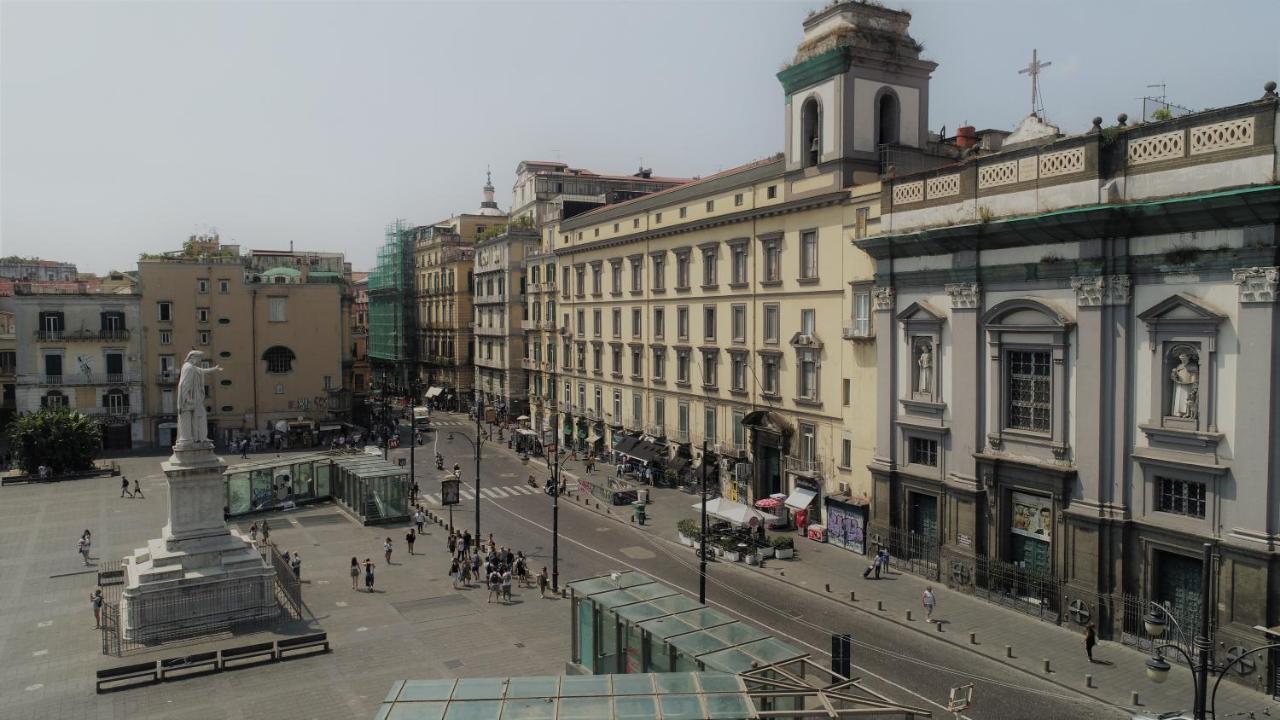 Royal Dante Acomodação com café da manhã Nápoles Exterior foto